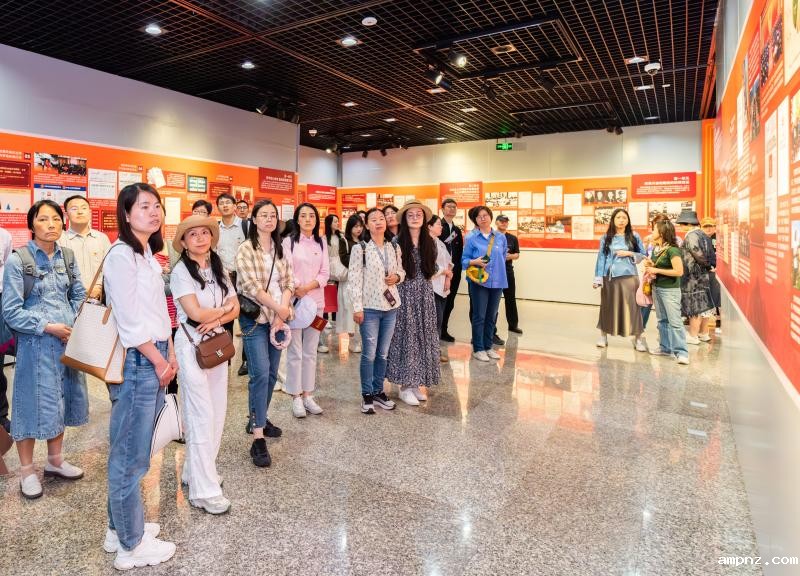 20240517_154906_225.jpg 纪律展合照.jpg