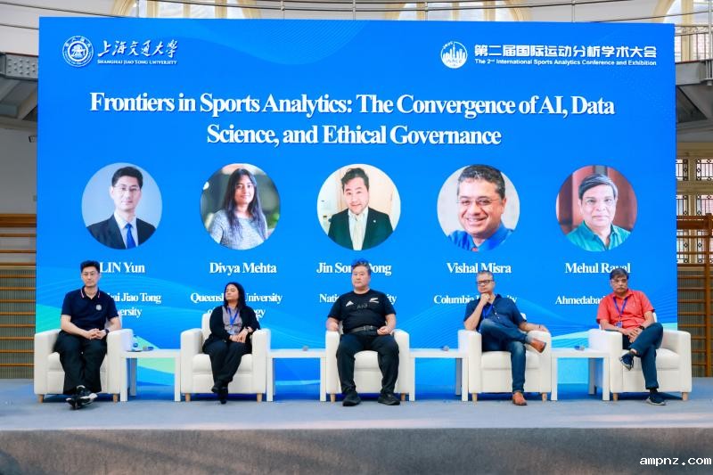 20251001_175448_409.jpg 圆桌论坛.jpg