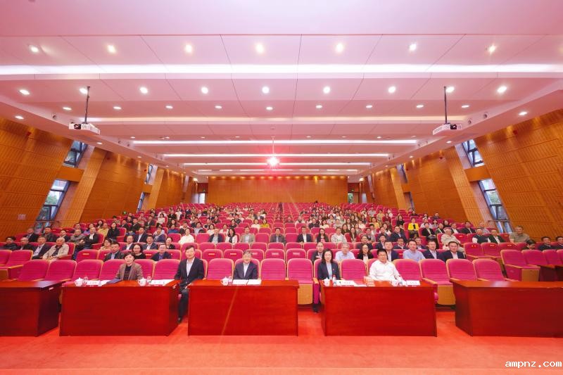 韦德国际1946源于召开教材工作会议暨校教材委员会会议